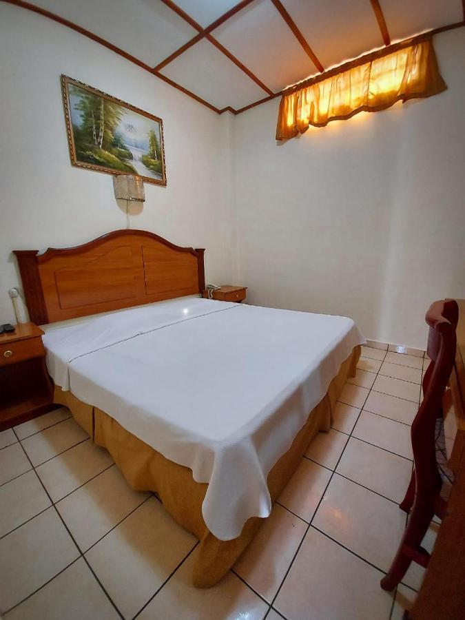 Hotel Continental Plaza Сан-Мигель Экстерьер фото