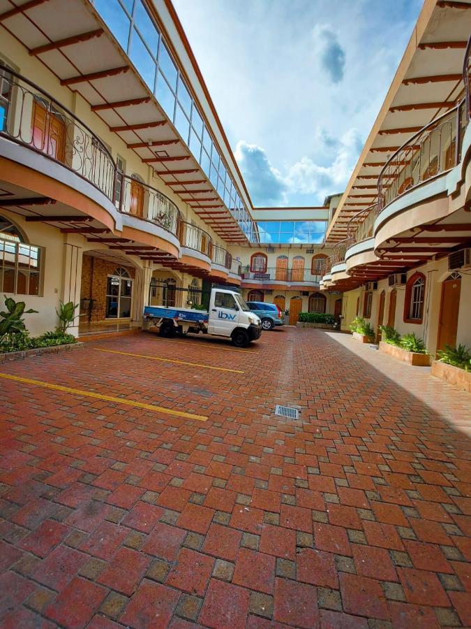 Hotel Continental Plaza Сан-Мигель Экстерьер фото
