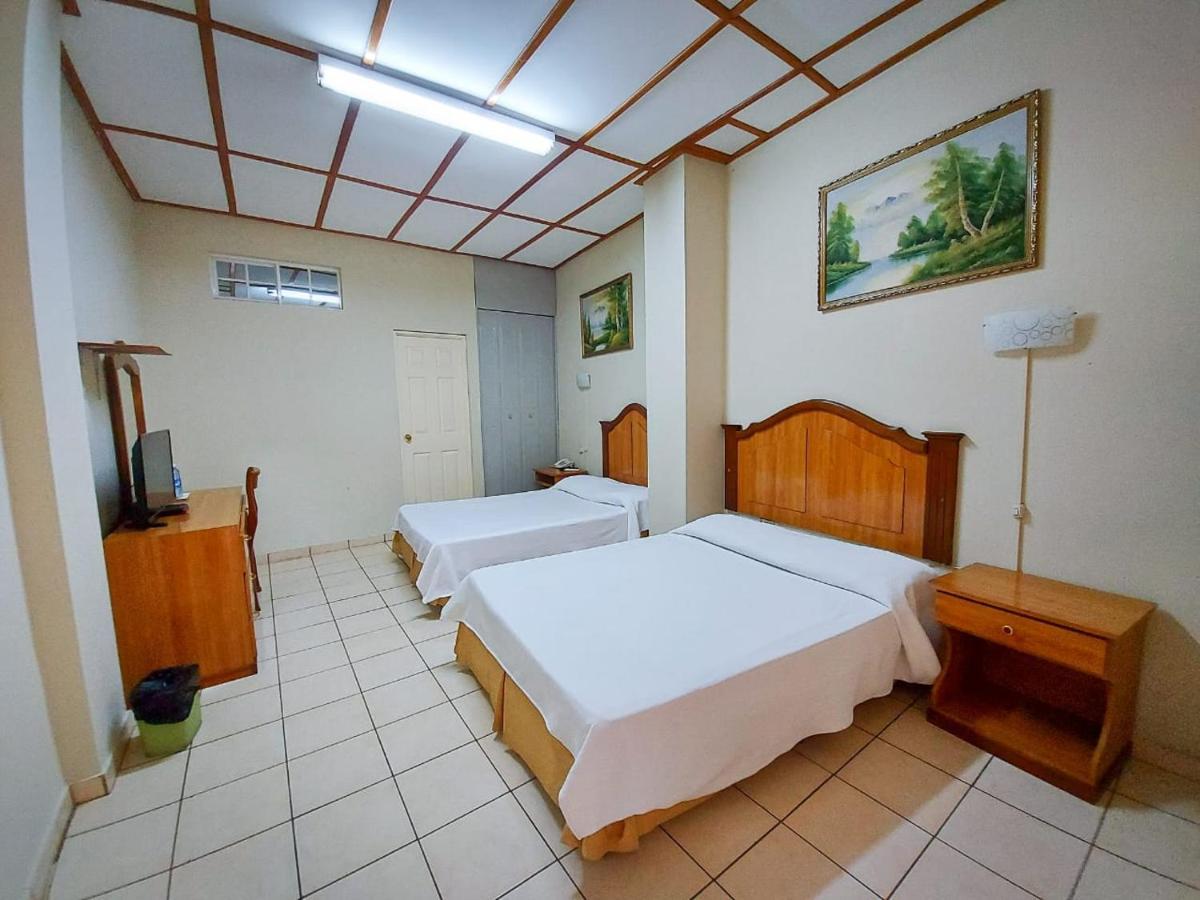 Hotel Continental Plaza Сан-Мигель Экстерьер фото